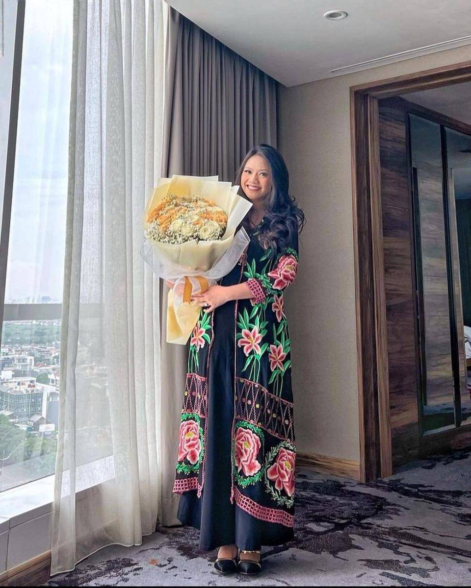 Kebaya encim rancangan Roemah Kebaya Vielga (instagram.com/roemah_kebaya_vielga)