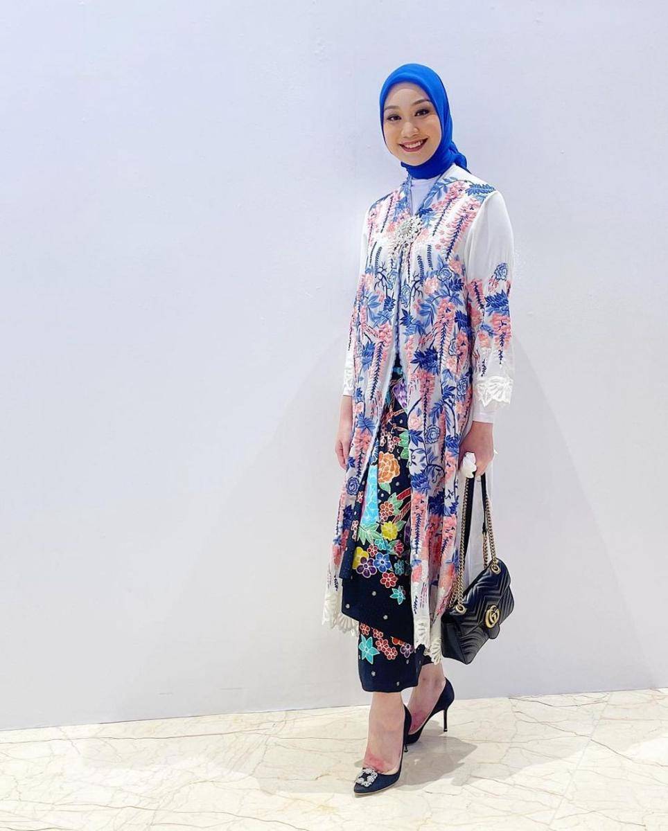 Kebaya encim rancangan Roemah Kebaya Vielga (instagram.com/vinamuliana)