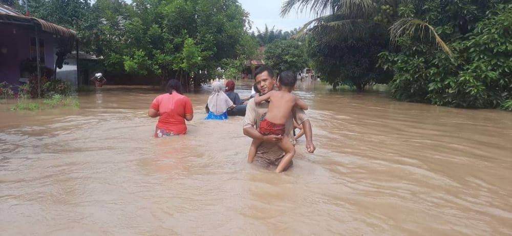 Banjir merendam dua kelurahan di Labuhanbatu Utara, Kamis (3/11/2022). (Dok: BPBD Labura)