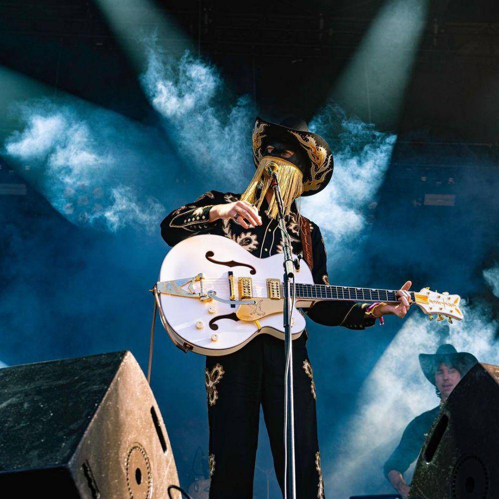 Orville Peck (instagram.com/orvillepeck)