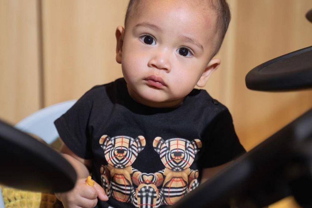 potret Rayyanza main drum besar (instagram.com/raffinagita1717)