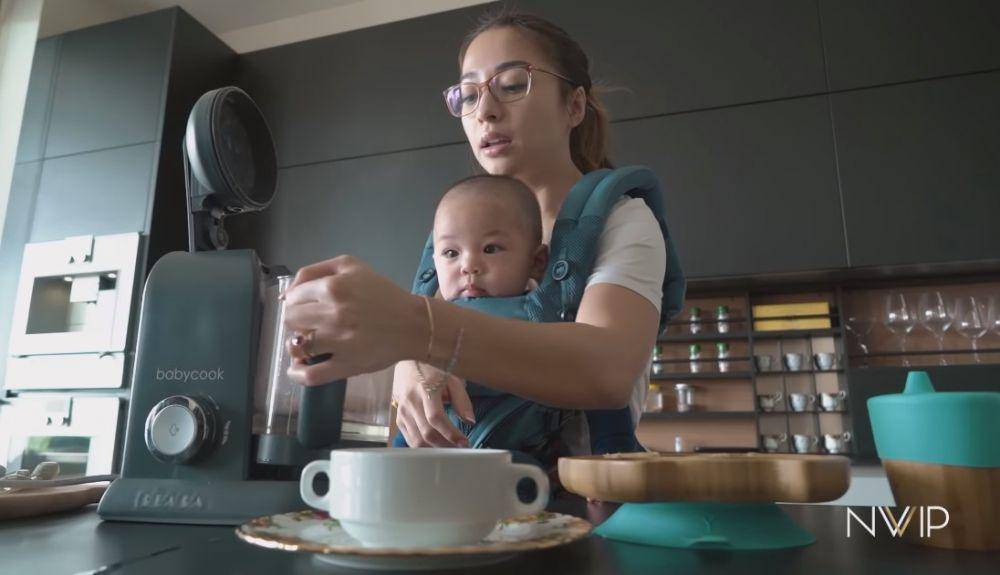 Nikita Willy masak MPASI (YouTube.com/Nikita Willy Official)