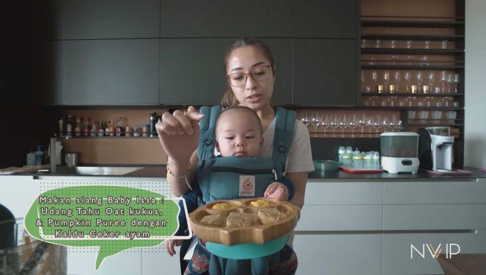 Nikita Willy masak MPASI (YouTube.com/Nikita Willy Official)