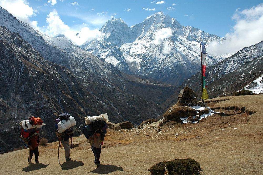 masyarakat suku Sherpa (JP Vets, CC BY-SA 4.0, via Wikimedia Commons)