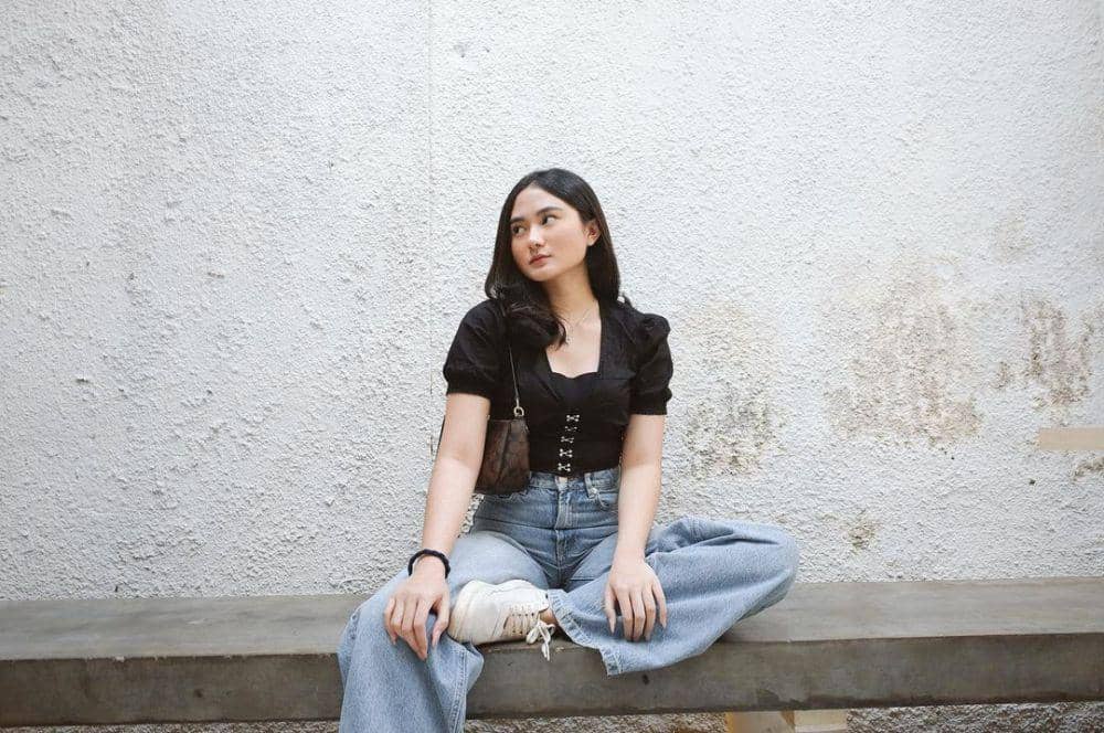 9 Padu Padan Outfit Basic Zahwa Aqilah, Tampil Kece Setiap Saat