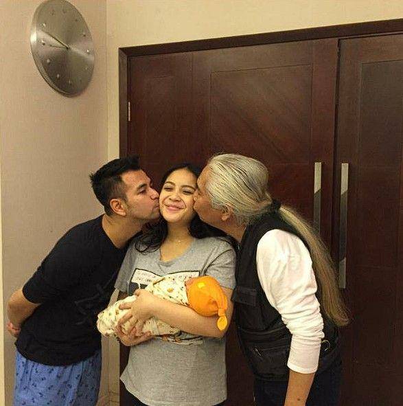 Rafathar dan opa Gideon (Instagram.com/raffinagita1717)