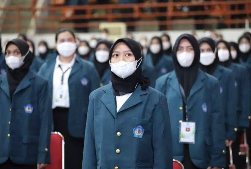 Ilustrasi mahasiswa Unila, Jaket Almamater hijau Unila. (Dok. Unila)