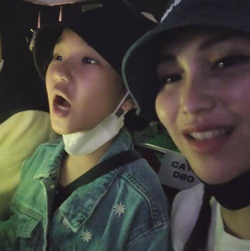 Ayu Ting Ting nonton NCT127 (instagram.com/ayutingting92)