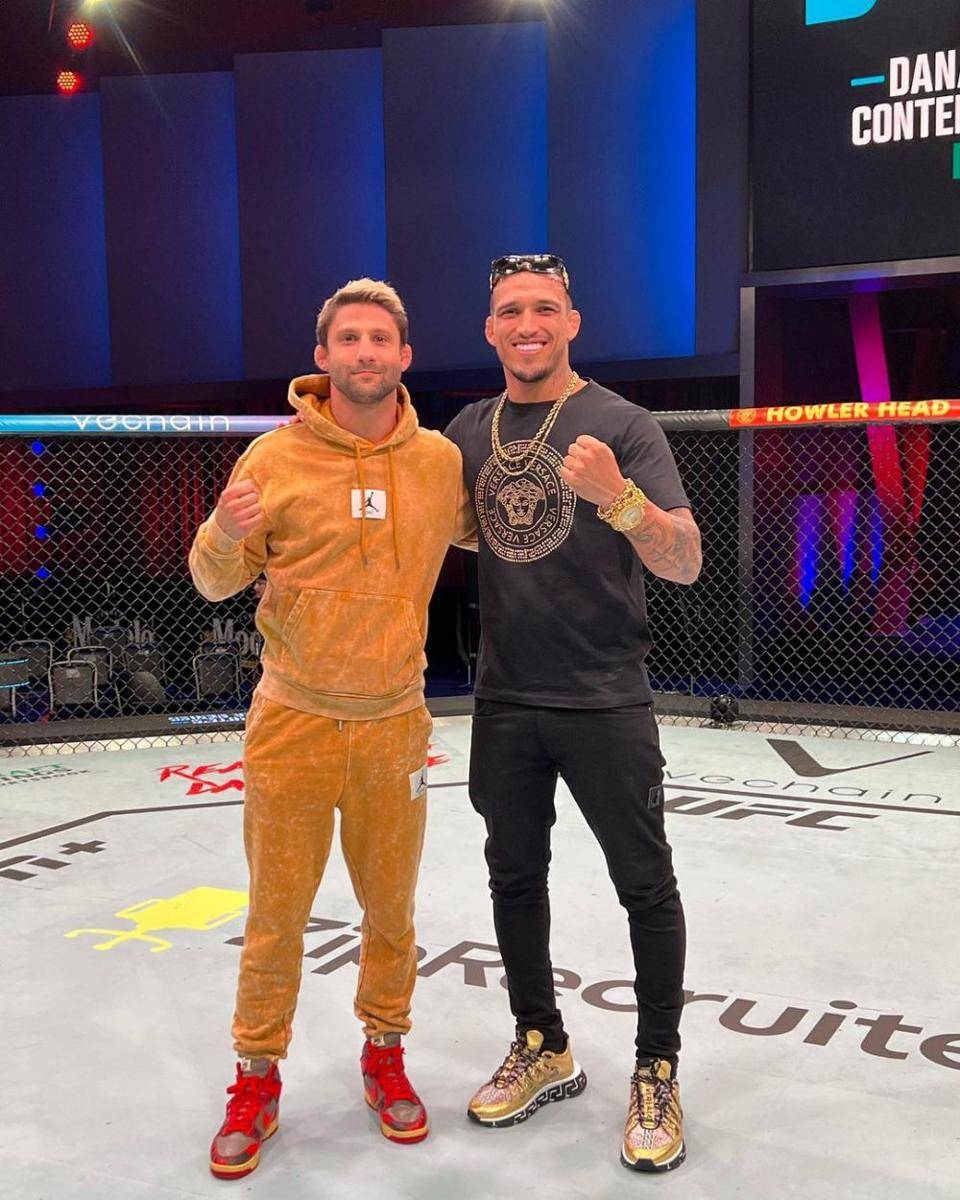Charles Oliveira (instagram.com/charlesdobronxs)