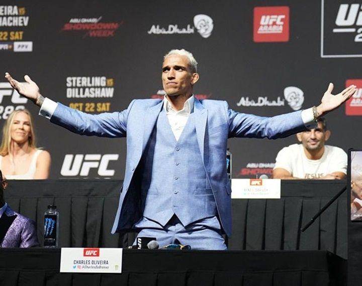 Charles Oliveira (instagram.com/charlesdobronxs)