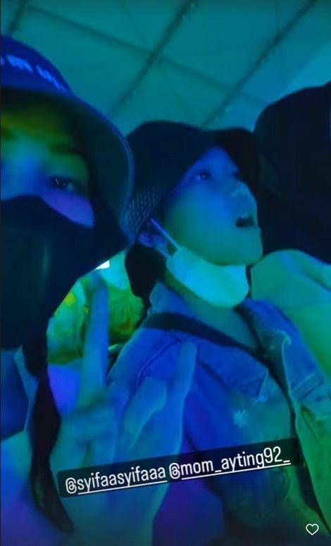 Ayu Ting Ting nonton NCT127 (instagram.com/ayutingting92)