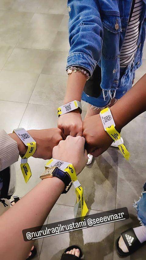 Ayu Ting Ting nonton NCT127 (instagram.com/ayutingting92)