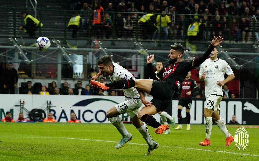 Olivier Giroud (twitter.com/acmilan)