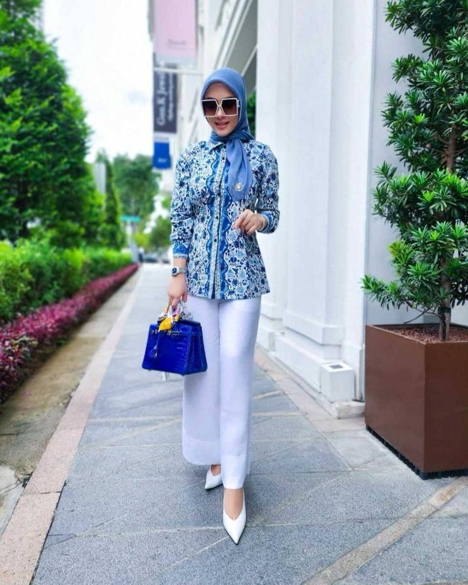 OOTD Ngantor (instagram.com/princessyahrini)