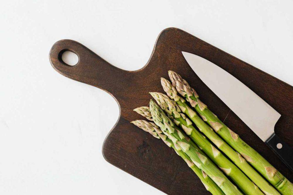 sayuran asparagus (pexels.com/Karolina Grabowska)