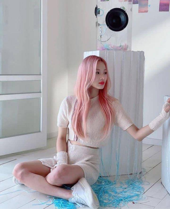 Jinni NMIXX (instagram.com/nmixx_official)
