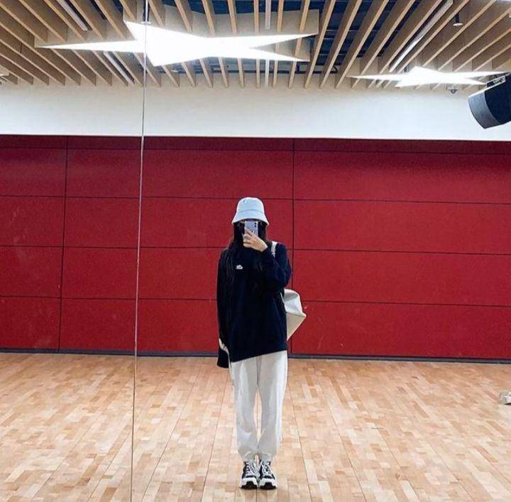 Jiwoo NMIXX (instagram.com/jiwoo_nmixxs)