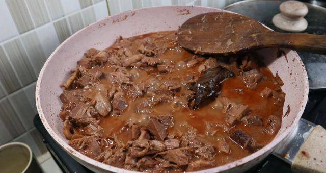 gambar gudeg nangka yang hampir matang (youtube.com/Ika Mardhatillah)