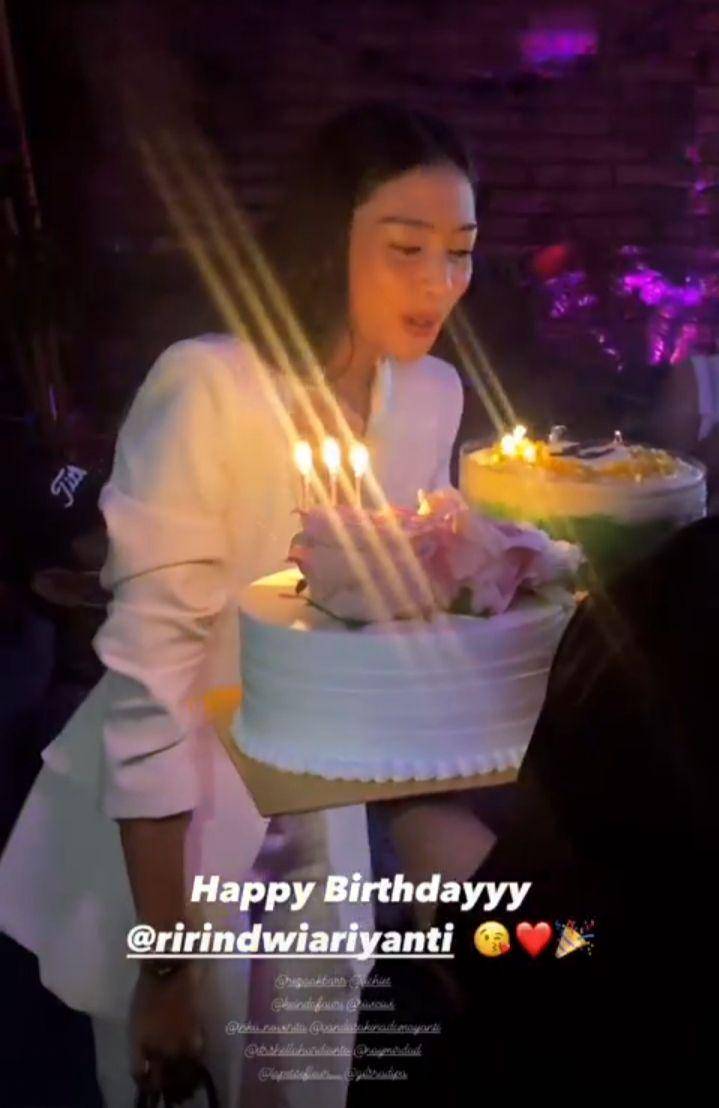 potret kejutan ultah ke-37 Ririn Dwi Ariyanti (instagram.com/anggie_kinanti)