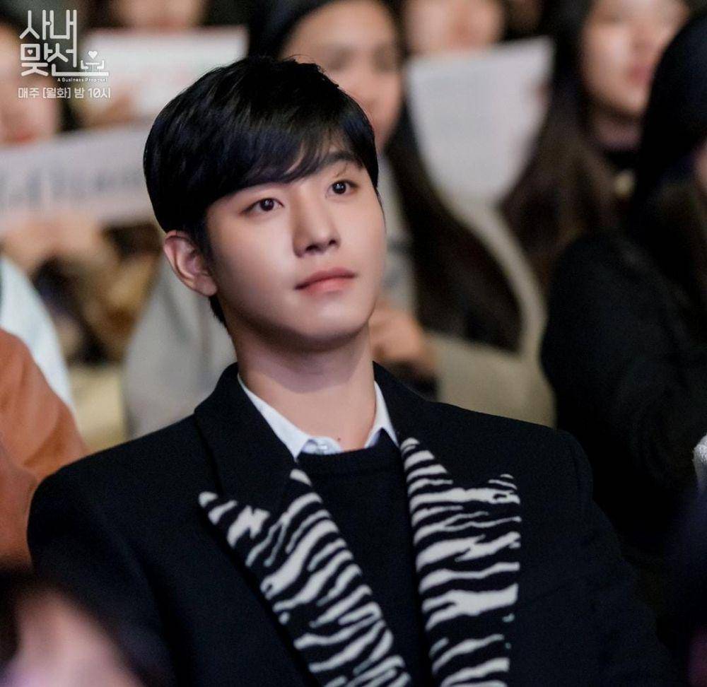 Ahn Hyo Seop di drama Business Proposal (instagram.com/sbsdrama.official)