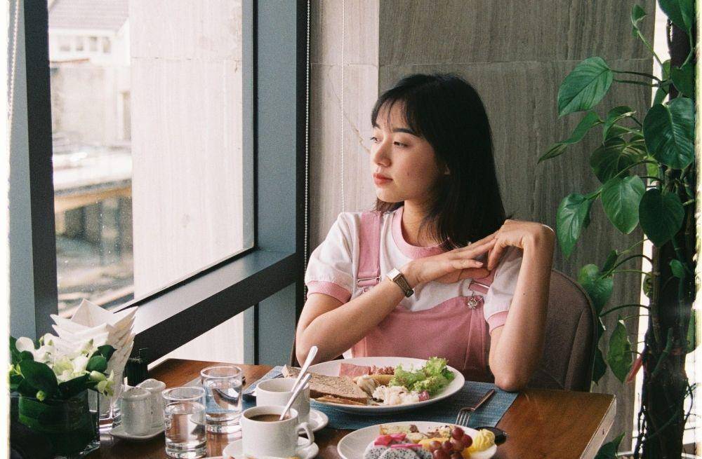 ilustrasi makan makanan sehat (pexels.com/thang cao)