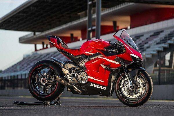 Ducati Superleggera V4 (cycleworld.com)