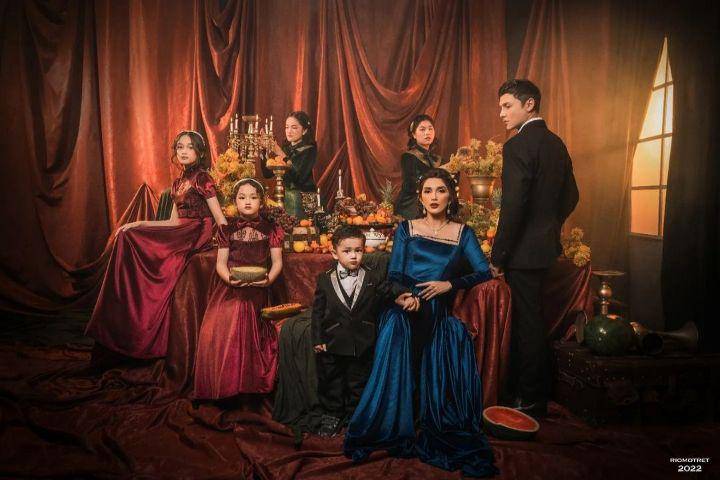 photoshoot keluarga Ussy-Andhika (instagram.com/ussypratama)