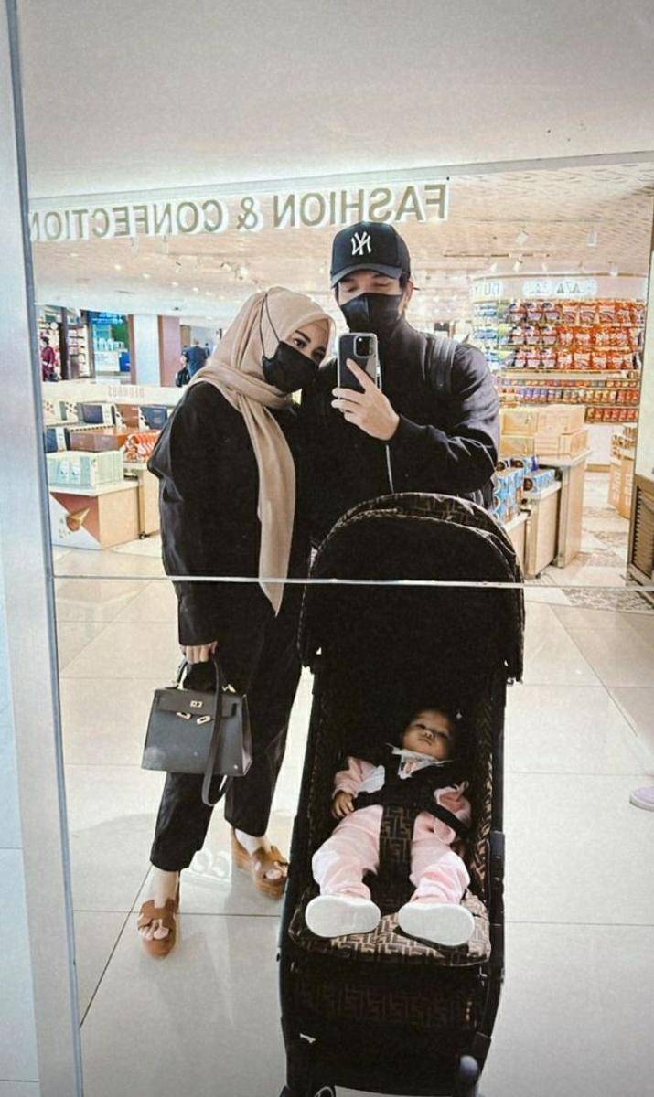 potret Atta Halilintar dan keluarga ke Singapura (instagram.com/attahalilintar)