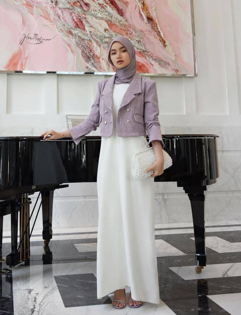 Fira Assegaf (instagram.com/sashfir)