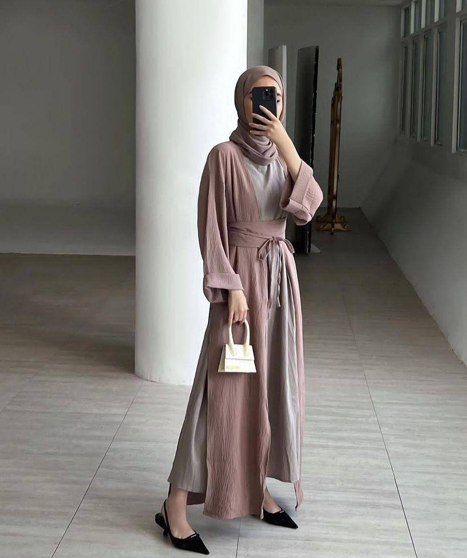 Fira Assegaf (instagram.com/sashfir)