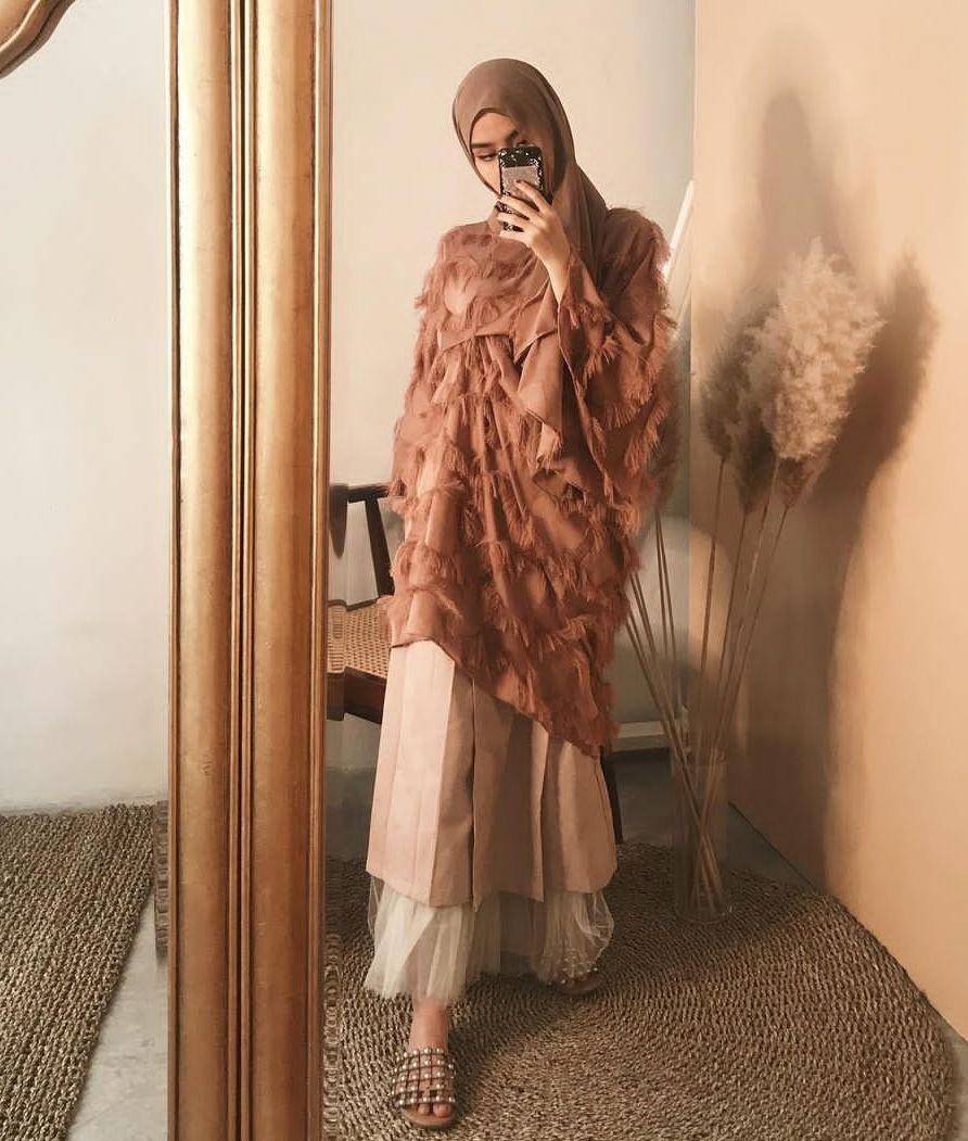 Fira Assegaf (instagram.com/sashfir)