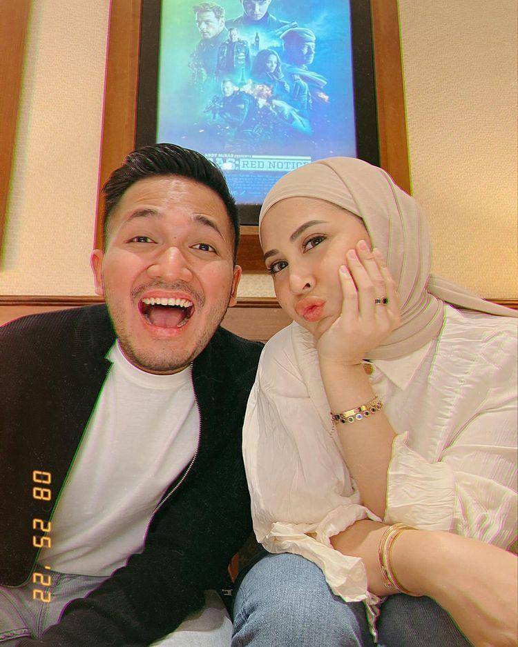 Kesha Ratuliu dan keluarga (instagram.com/kesharatuliu05)