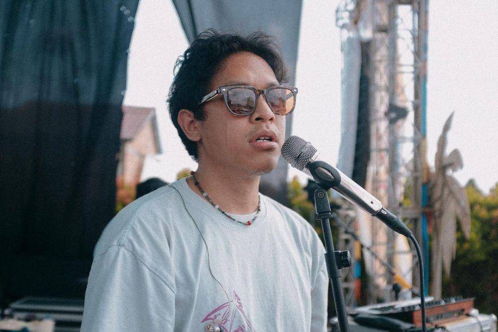 potret Hindia saat manggung (instagram.com/wordfangs)