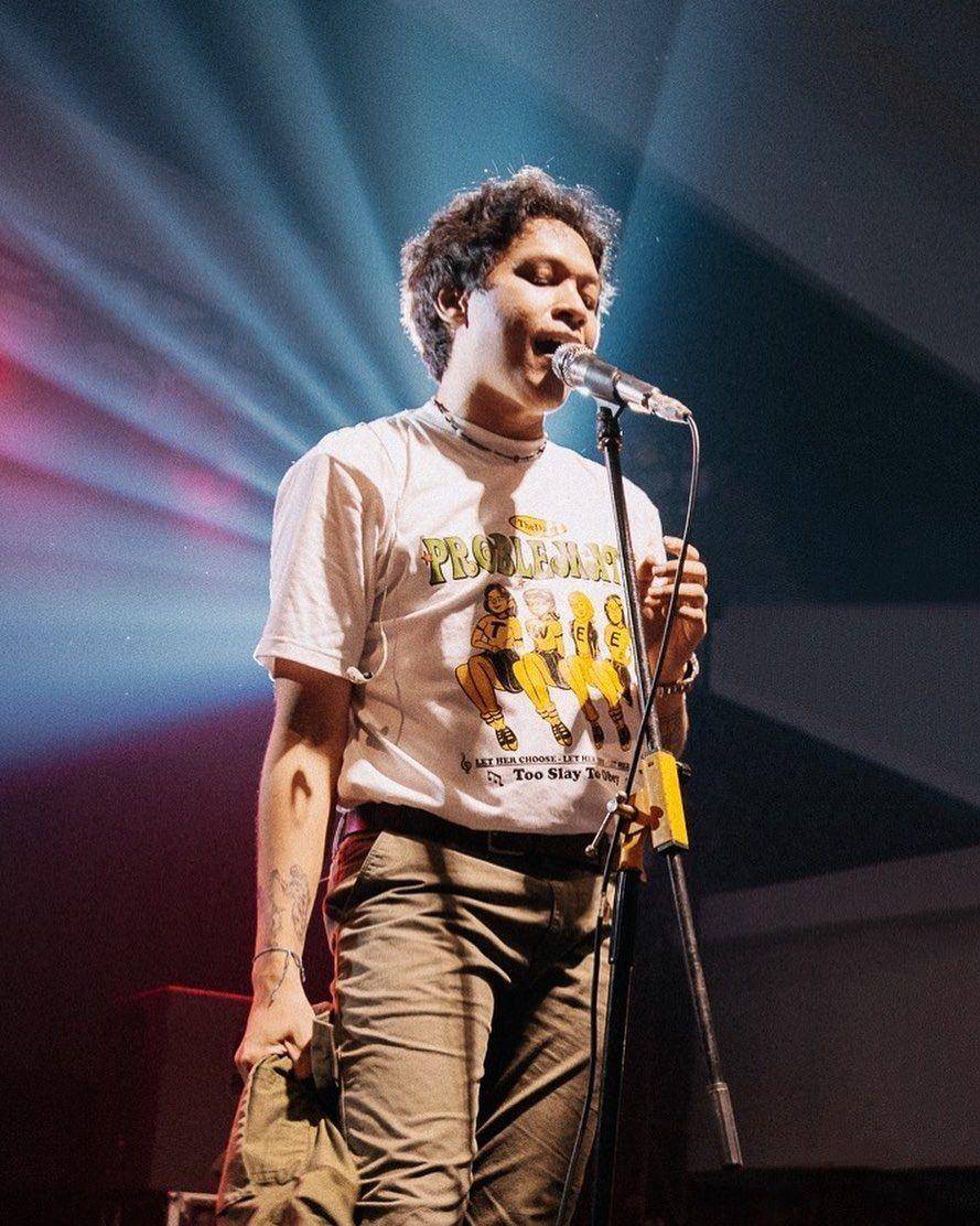 potret Hindia saat manggung (instagram.com/wordfangs)