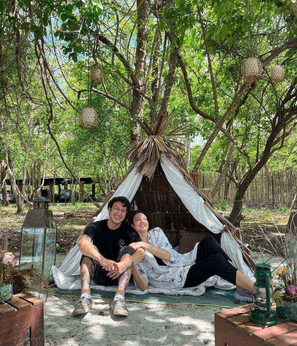Momen Nadine dan keluarga berwisata di Bali (instagram.com/nadinelist)