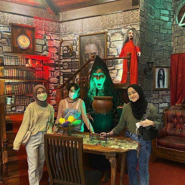 Dendam Hotel Palmerah (instagram.com/harmonycyaa)