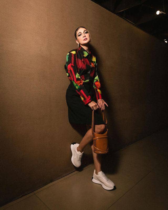 Outfit ala Luna Maya (instagram.com/lunamaya)