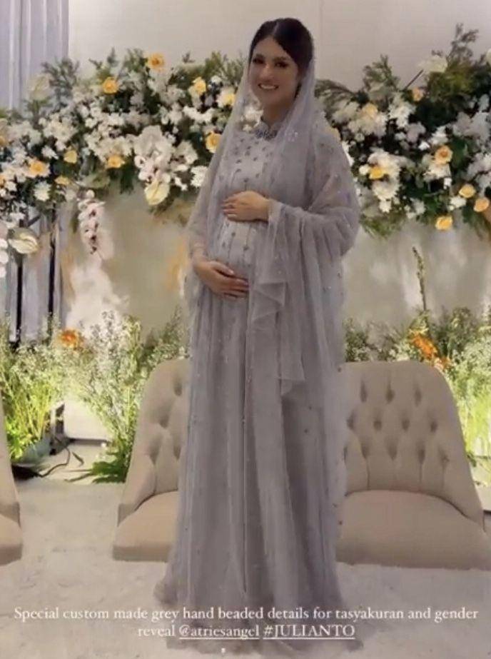 10 Momen Syukuran dan Gender Reveal Kehamilan Atries Angel (instagram.com/atriesangel)
