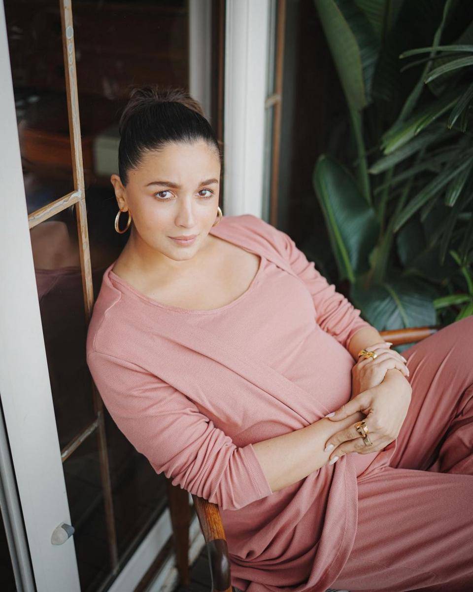Aliaa Bhatt melahirkan (Edamamma via Instagram.com/aliaabhatt/)
