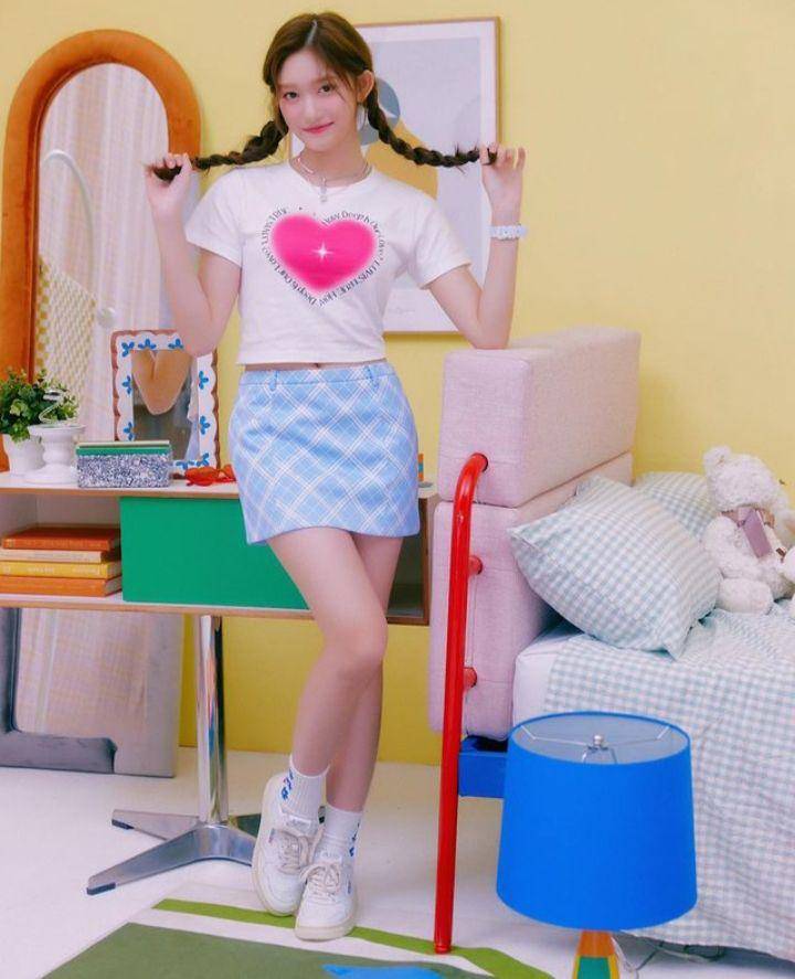 Ootd ala member IVE (instagram.com/leeseo_.ive)