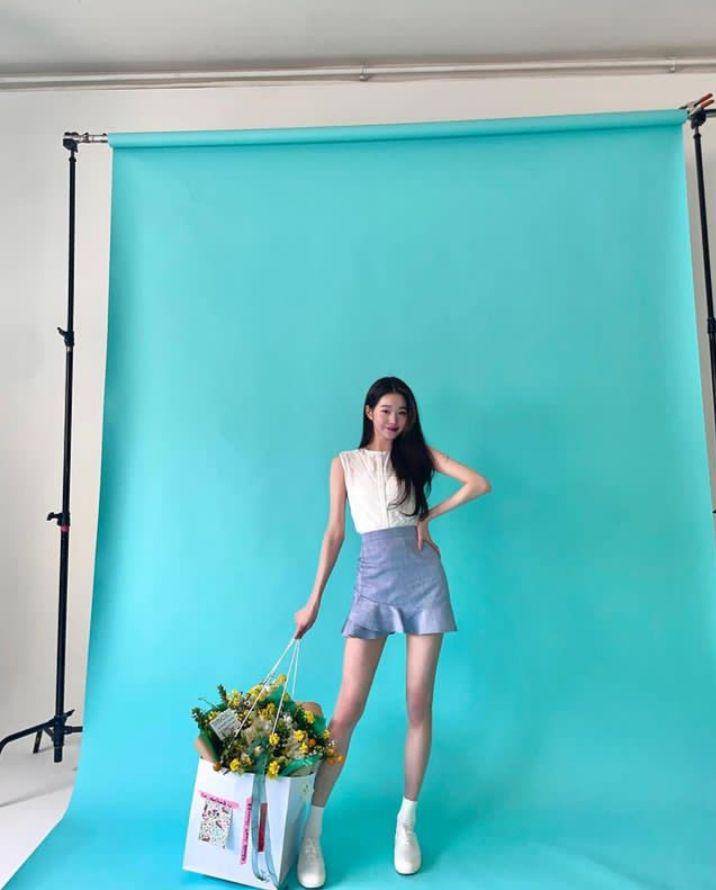 Ootd ala member IVE (instagram.com/for_everyoung10)