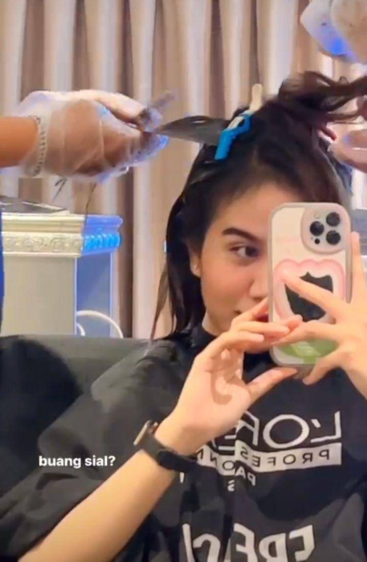 potret Mayang potong rambut (instagram.com/mayaaang.lucyaana)