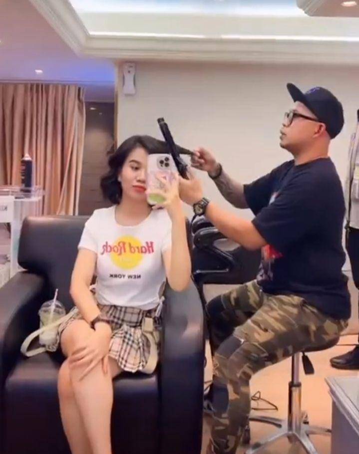 potret Mayang potong rambut (instagram.com/mayaaang.lucyaana)