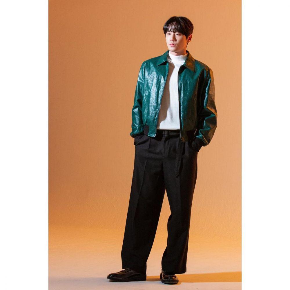 OOTD ala Lee Jun Young (instagram.com/real_2junyoung)