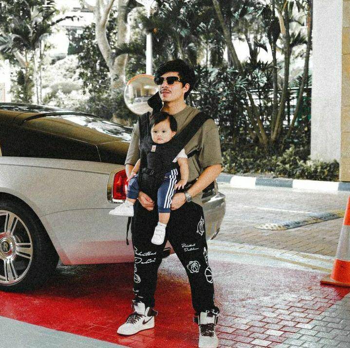 potret Atta Halilintar dan Ameena di Singapura (instagram.com/attahalilintar)