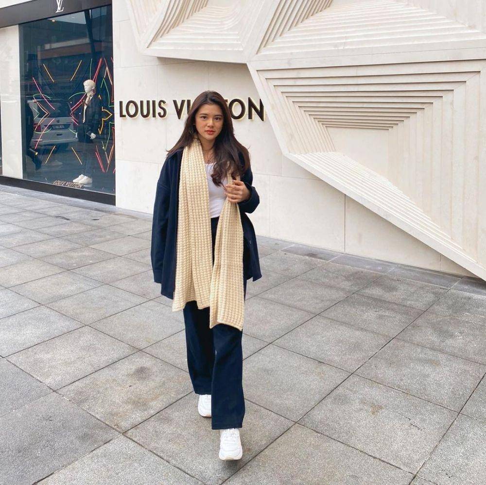 OOTD kasual ala Vindyka Giselle (instagram.com/vindykagiselle)