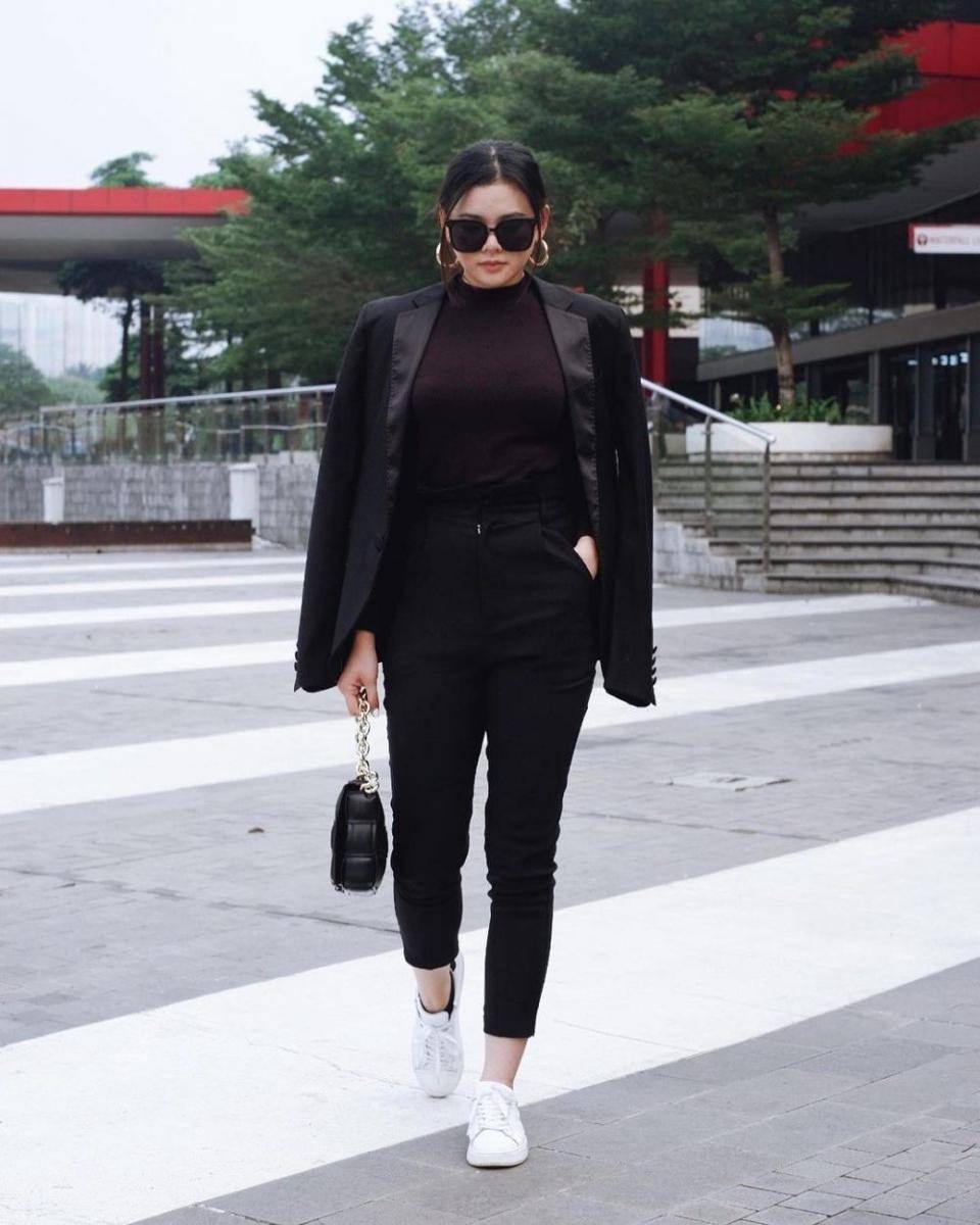 OOTD kasual ala Vindyka Giselle (instagram.com/vindykagiselle)