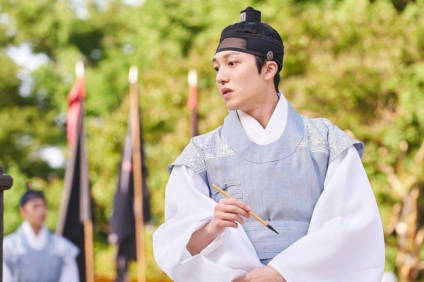 Still Cut drama Korea Under the Queen's Umbrella (Instagram.com/hs_kim_95/)