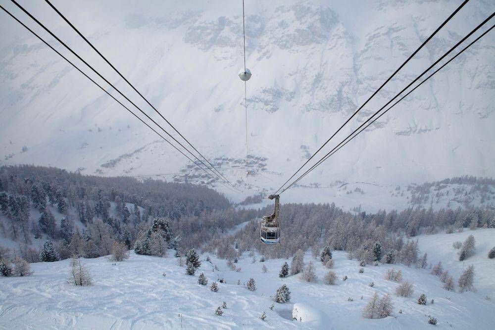 Potret Val d'isère, Prancis (unsplash.com/bastmorel)
