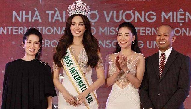 Konferensi Pers Perkenalan Mahkota Baru Miss International (Instagram.com/drewfranciscow)
